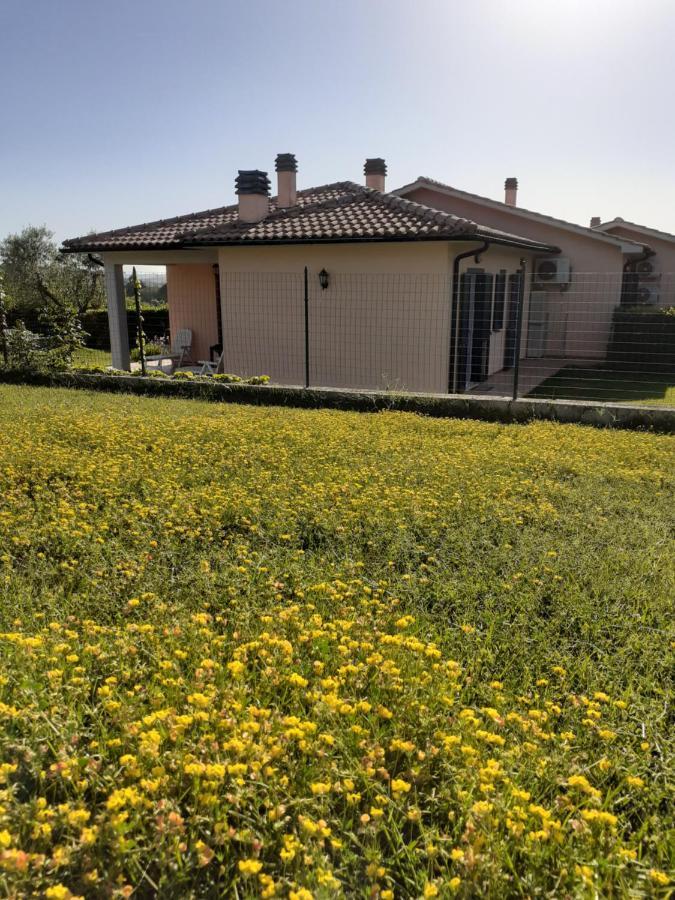 Residence Ai Campi Da Golf Saturnia Bagian luar foto