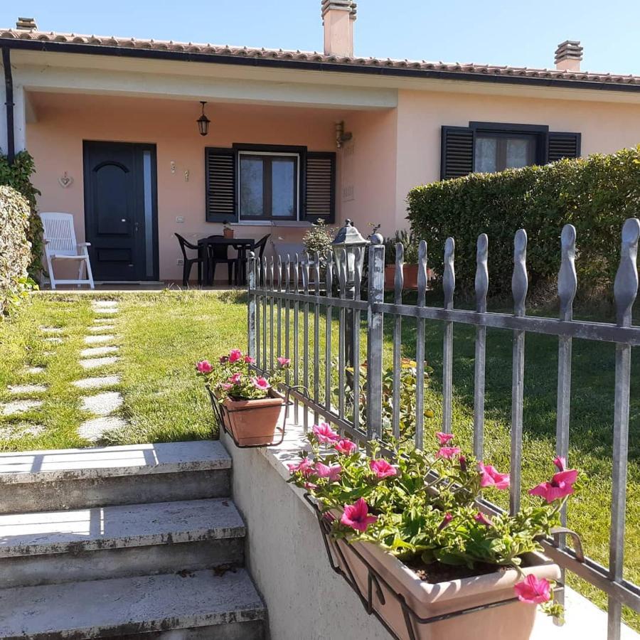 Residence Ai Campi Da Golf Saturnia Bagian luar foto