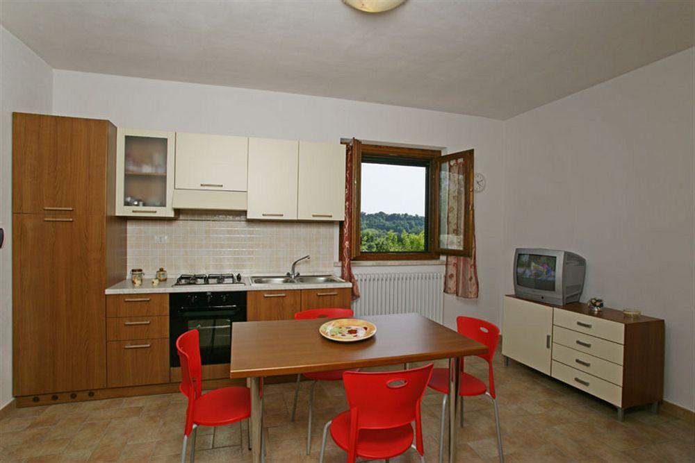 Residence Ai Campi Da Golf Saturnia Bagian luar foto