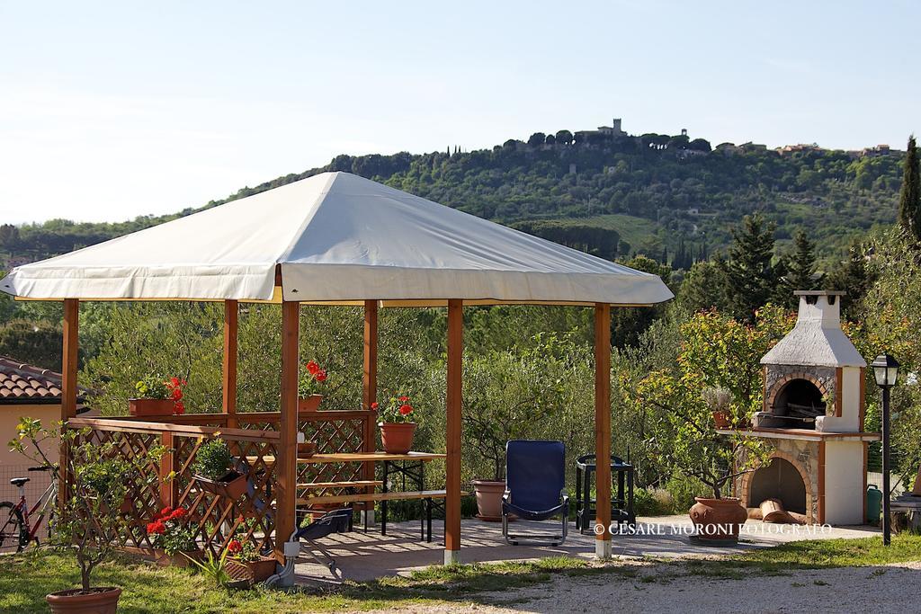 Residence Ai Campi Da Golf Saturnia Ruang foto
