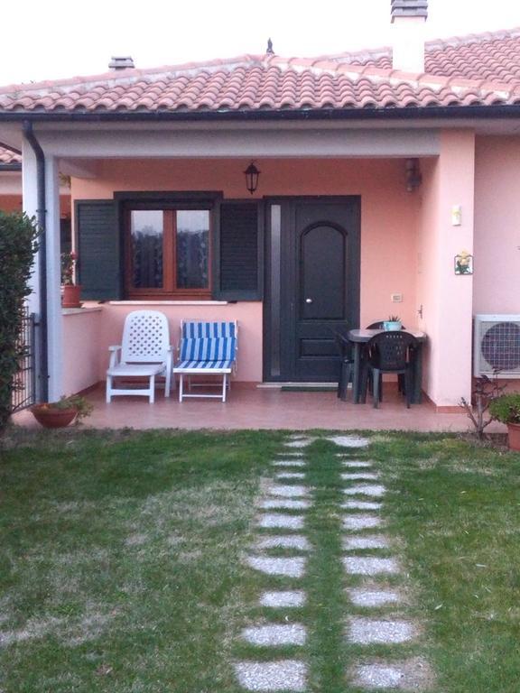 Residence Ai Campi Da Golf Saturnia Bagian luar foto