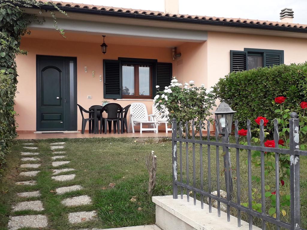 Residence Ai Campi Da Golf Saturnia Bagian luar foto