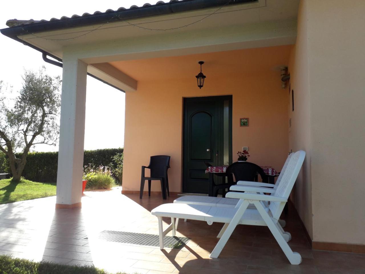 Residence Ai Campi Da Golf Saturnia Bagian luar foto