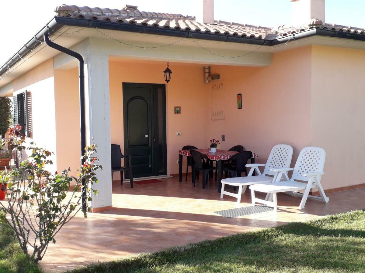 Residence Ai Campi Da Golf Saturnia Bagian luar foto